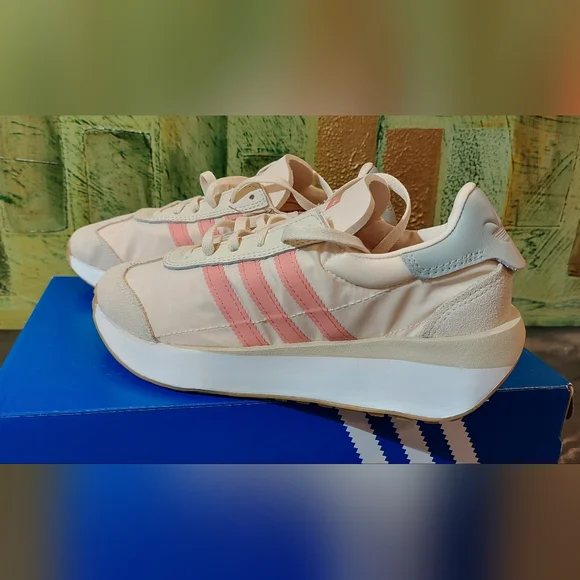 adidas Women’s Cream Sneakers with Pink Stripes and Gum Outsole - Picture 2 of 8